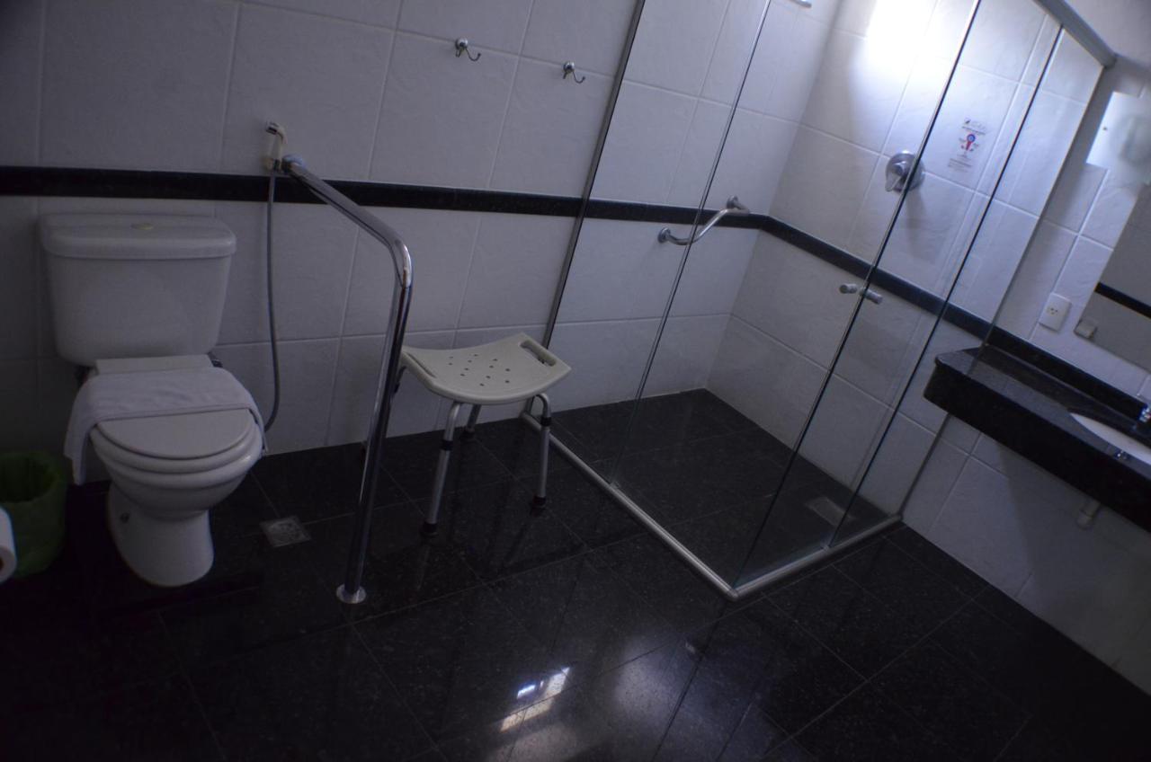 Constantino Hotel E Eventos Juiz de Fora Ngoại thất bức ảnh Bathroom with a shower seat